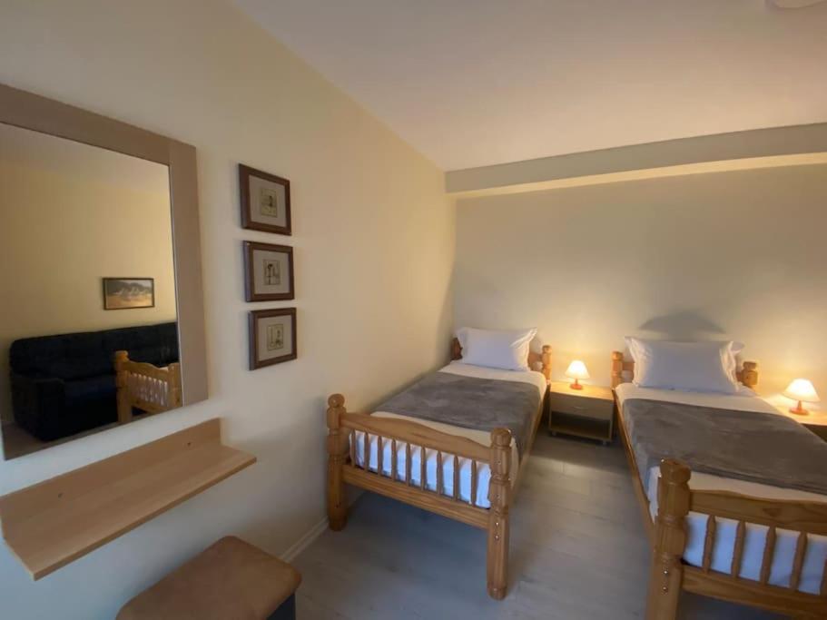 Dani Two Bedroom In Center Of
